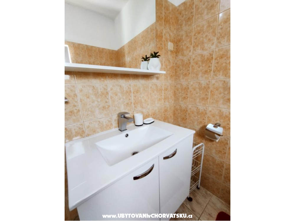 Apartmani Antonia - Orebi� � Pelje�ac Hrvatska