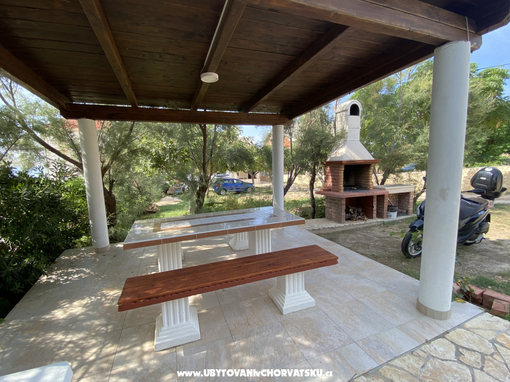 Apartmaji FRANE - ostrov Pag Hrva�ka