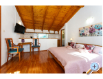 Apartmaji Adriana - Starigrad Paklenica Hrvaka