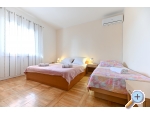 Appartements Ana - Starigrad Paklenica Kroatien