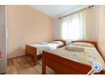 Appartements Ana - Starigrad Paklenica Kroatien