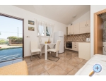 Appartements Ana - Starigrad Paklenica Kroatien