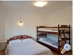 Appartements Cvekan i vino rakija shop - Starigrad Paklenica Kroatien