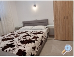 Appartements Cvekan i vino rakija shop - Starigrad Paklenica Kroatien