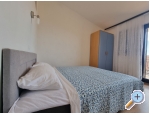 Appartements Cvekan i vino rakija shop - Starigrad Paklenica Kroatien