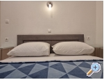 Appartements Cvekan i vino rakija shop - Starigrad Paklenica Kroatien