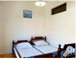 Appartements Cvekan i vino rakija shop - Starigrad Paklenica Kroatien