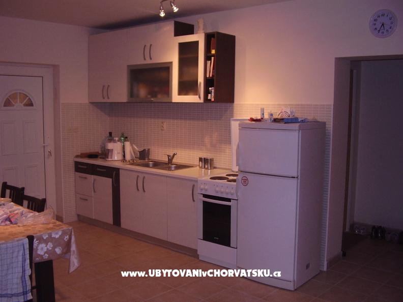 Apartment Damira – Ferienwohnung Pakostane, Kroatien – Foto 2