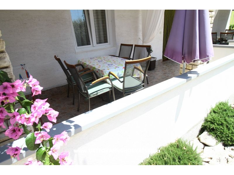 Appartements Pipi – Ferienwohnung Pakostane, Kroatien – Foto 4