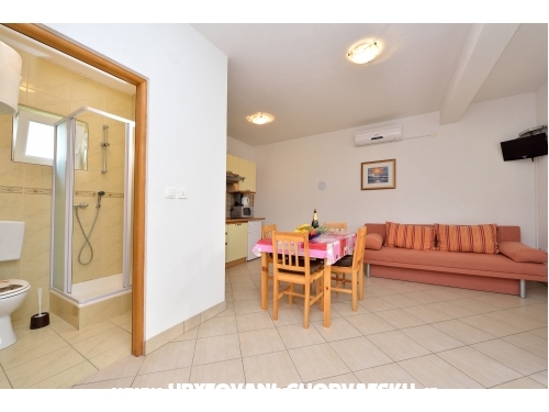 Apartmaji Antonio - Pako�tane Hrva�ka