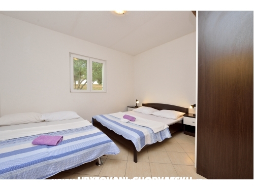 Apartmaji Antonio - Pako�tane Hrva�ka