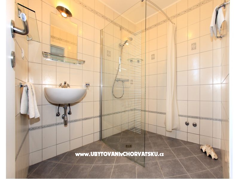 Villa Lena – Ferienwohnung Pakostane, Kroatien – Foto 13