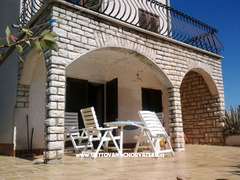 Villa direct at Beach – Ferienwohnung Pakostane, Kroatien – Foto 1