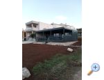 Holiday homes Twins by the sea - ostrov Paman Hrvaka