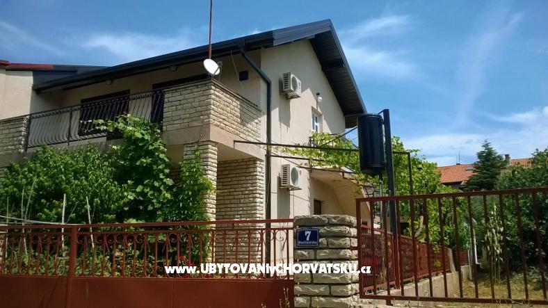 Apartmány Mikulan – ubytování Pirovac, Chorvatsko – foto 1