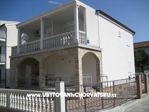 Appartements Pave – Ferienwohnung Pirovac, Kroatien – Foto 1