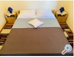 Villa Ana , one min walk to beach - Pirovac Kroatien