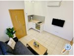 Villa Ana , one min walk to beach - Pirovac Kroatien