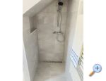 Villa Ana , one min walk to beach - Pirovac Kroatien