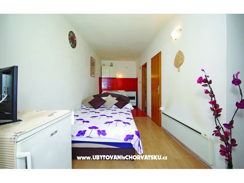 Seafront Studio Appartement + Balcony – Ferienwohnung Podgora, Kroatien – Foto 4