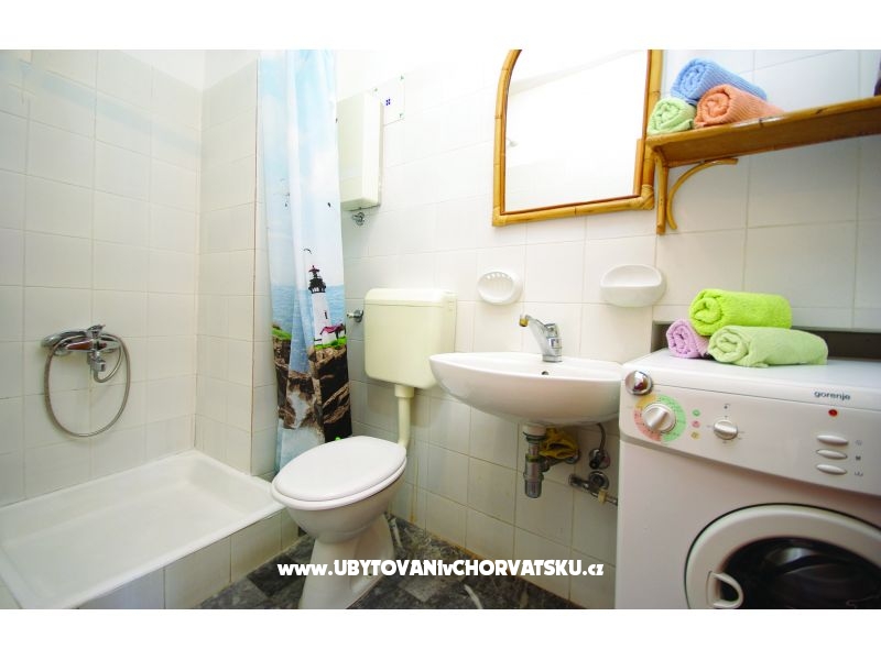 Seafront Studio Appartement + Balcony – Ferienwohnung Podgora, Kroatien – Foto 7