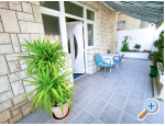 Apartmaji Lunjevi - Podgora Hrvaka