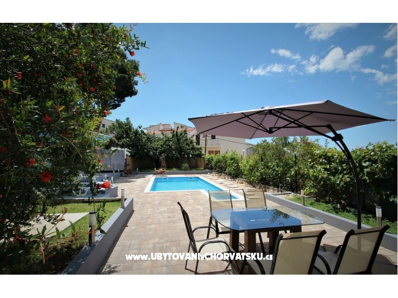 Wide Appartement with Pool  – Ferienwohnung Podstrana, Kroatien – Foto 2