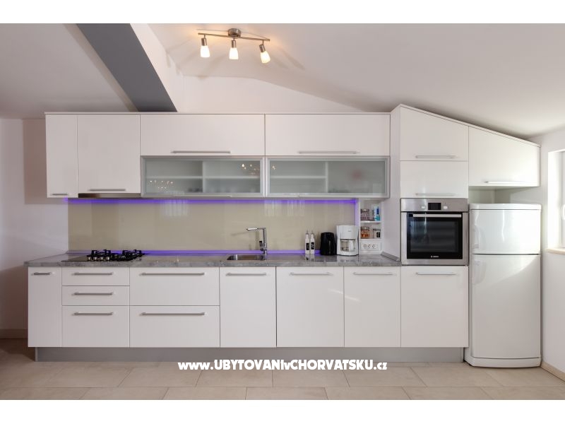 Wide Appartement with Pool  – Ferienwohnung Podstrana, Kroatien – Foto 4