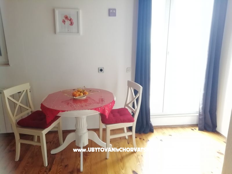 Apartment Mate Mutogras – Ferienwohnung Podstrana, Kroatien – Foto 8