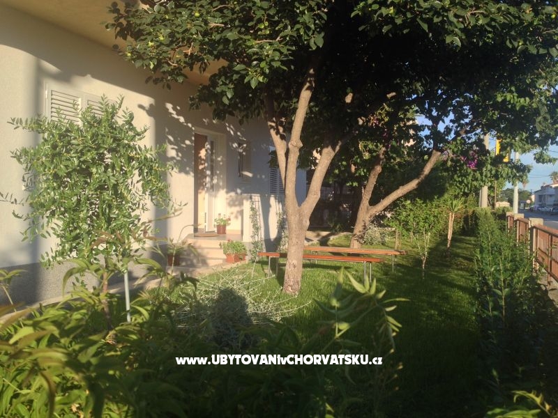 Apartment Žižula – Ferienwohnung Podstrana, Kroatien – Foto 1