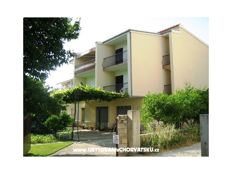 Villa with garden – Ferienwohnung Podstrana, Kroatien – Foto 1