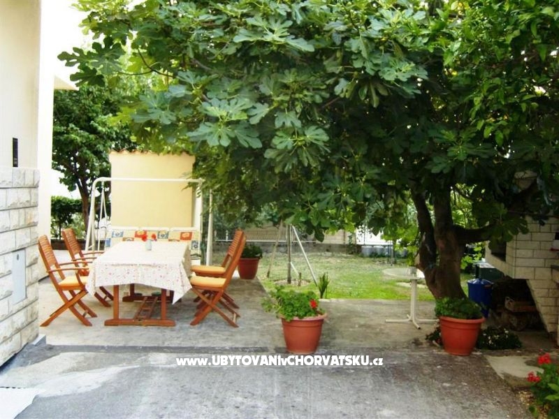 Villa with garden – Ferienwohnung Podstrana, Kroatien – Foto 2