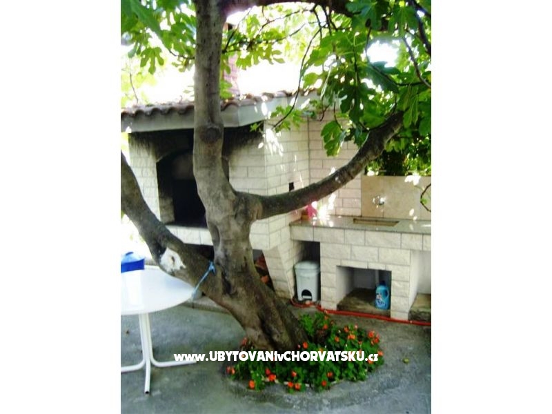 Villa with garden – Ferienwohnung Podstrana, Kroatien – Foto 3