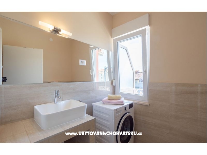 Villa Marante mit Pool – Ferienwohnung Podstrana, Kroatien – Foto 9