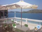 Apartmaji 7 m od mora - Primoten Hrvaka