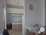 Apartmaji 7 m od mora - Primoten Hrvaka