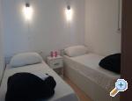 Apartmaji 7 m od mora - Primoten Hrvaka