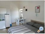Apartmaji Lorento - Primoten Hrvaka