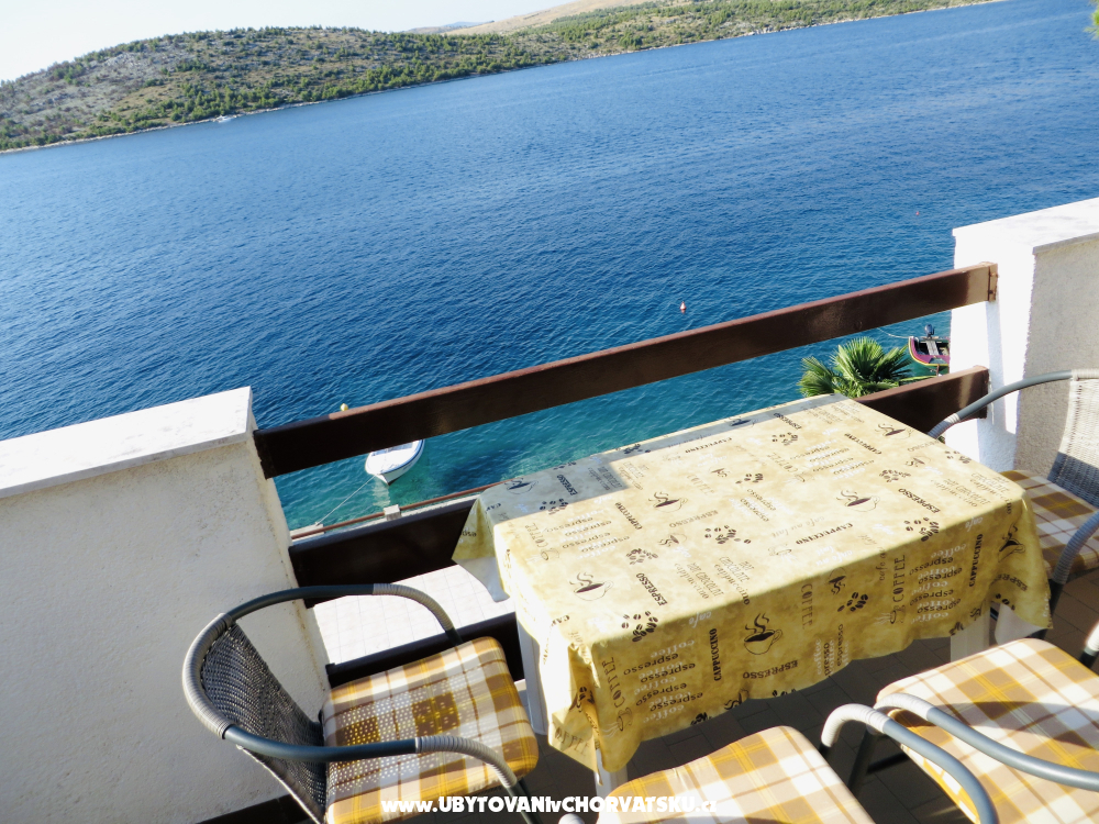 Apartmanok �arin - Primo�ten Horv�torsz�g