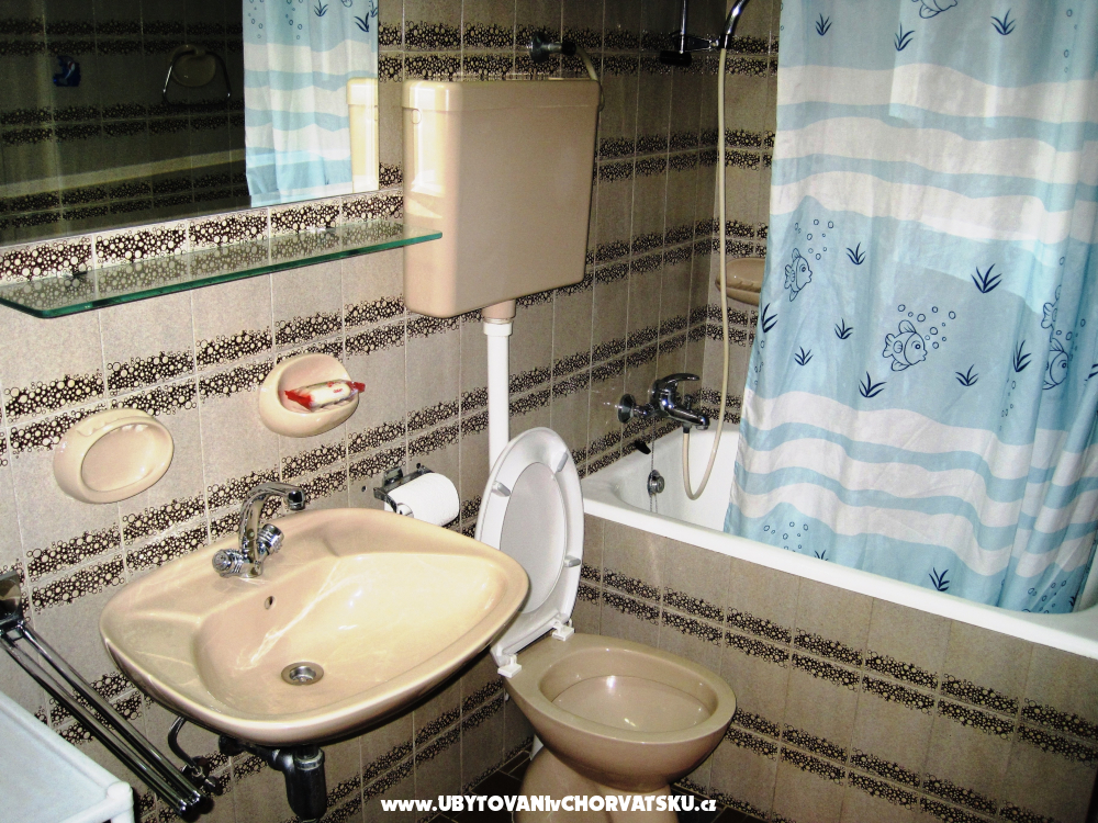 Apartmanok �arin - Primo�ten Horv�torsz�g