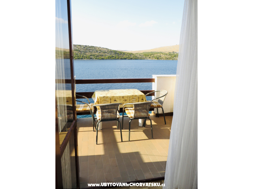 Apartmanok �arin - Primo�ten Horv�torsz�g