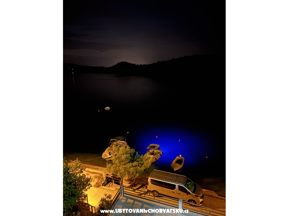 Apartmanok �arin - Primo�ten Horv�torsz�g