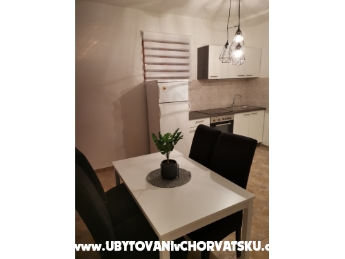 Appartements Vinko Banovac - Primoten Croatie