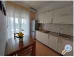 Appartements TONI I IRIS*** - Primoten Croatie