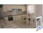 Appartements TONI I IRIS*** - Primoten Croatie