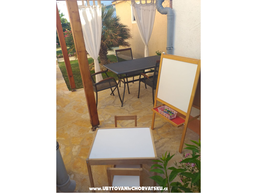 Apartmanok Lolo - Privlaka Horv�torsz�g