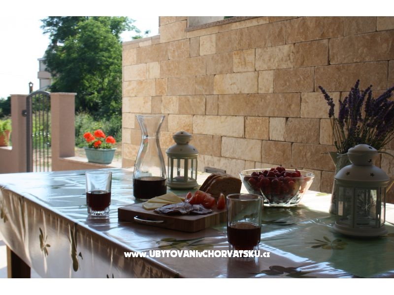 Haus Rose – Ferienwohnung Privlaka, Kroatien – Foto 1