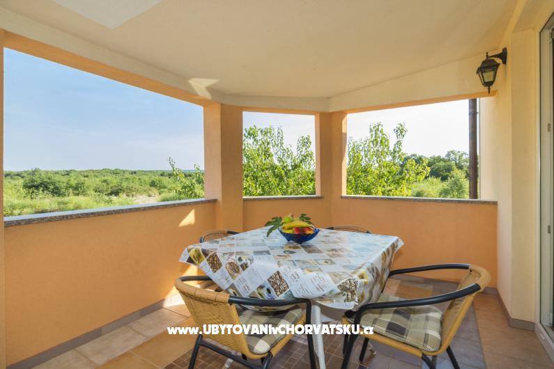 Appartements Safija – Ferienwohnung Pula, Kroatien – Foto 3