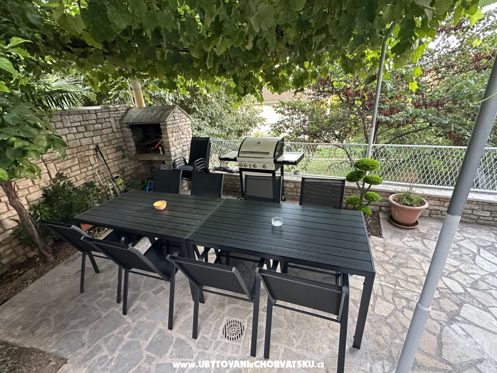 Flowers Apartmanok Pula - Pula Horv�torsz�g