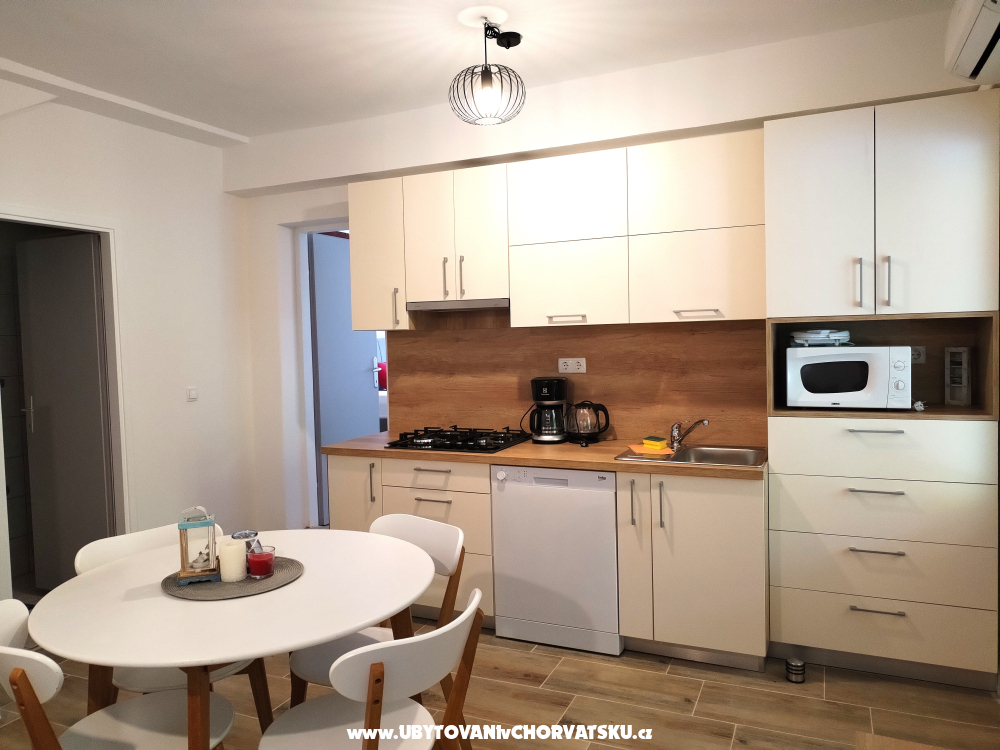 Apartmny Gvai - ostrov Rab Chorvatsko